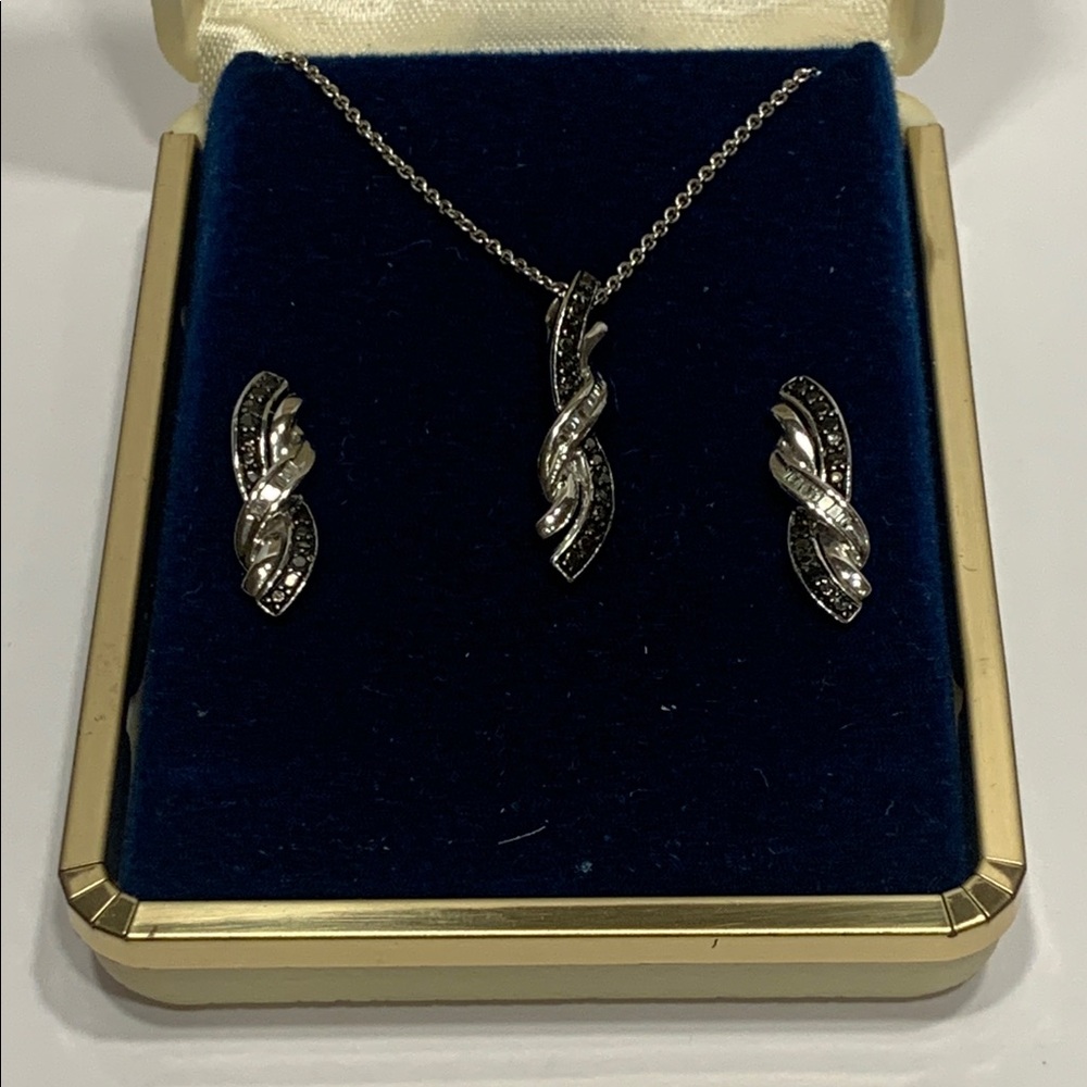 Vintage Sterling Silver 925 Black Silver Jewelry Set Necklace matching earrings